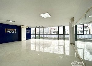 nhượng gấp văn phòng nguyễn xiển 70m² giá 11 triệu/tháng giá siêu rẻ, vào làm ngay
