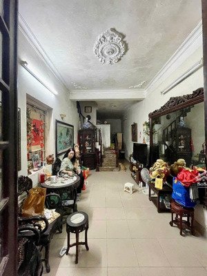 bán nhà quan nhân ngõ rộng, thông cự lộc + giáp nhất, ba gác vào vô tư gpxd 7t thang máy chính chủ