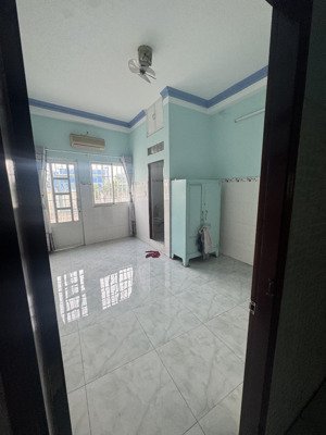 bán nhà hxh đường cao đạt - nguyễn biểu, phường 1, q5, giáp q1, nhà đẹp vô ở liền