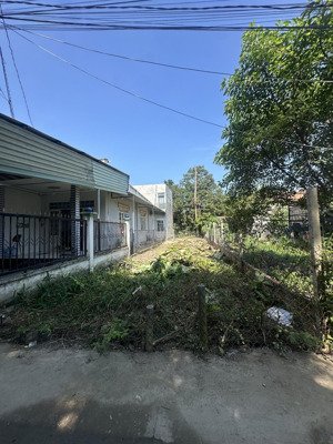 bán đất thổ cư 100% tân hạnh biên hòa, cách phạm văn diêu 200m, 130m, sổ riêng, giá 2,35 tỷ