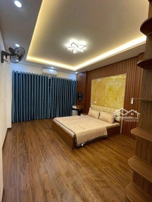 bán gấp nhà 5 tầng kim giang, sát khu đô thị đại học thăng long. 57m2. nhà đẹp giá 9.8 tỷ