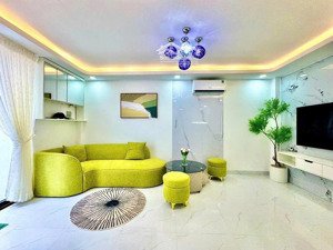 mua nhà mới đẹp đón tết ! cn:28m2 - 4t - 5pn-3wc cách 1 căn ra mặt tiền trục huỳnh văn bánh-6 tỷ tl