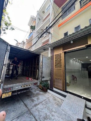 ngay ngã tư bốn xã nhà mới đẹp 3 tầng funll nội thất (47m2) 3pn -hxt - chỉ: 5.8 tỷ (shr)