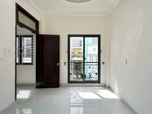 bán gấp trong tuần - bán nhà đường đoàn thị điểm 31m² 4 tầng - 8.3 tỷ