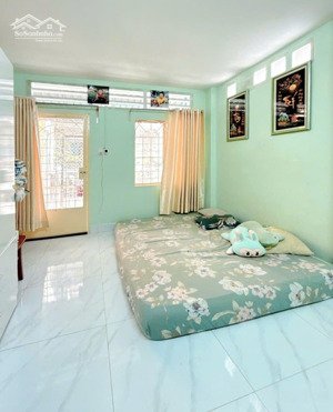 bán nhà 3 tầng sư vạn hạnh kế vạn hạnh mall chỉ vài bước ra mặt tiền có 3 phòng ngủ hơn 4 tỷ