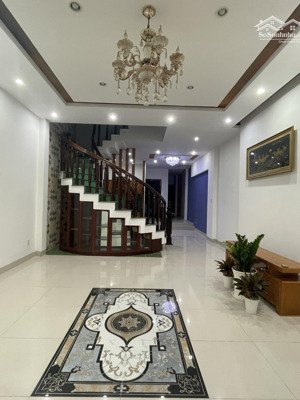 em nguyệt nha trang cần bán nhà đẹp tâm huyết gần biển vĩnh hòa, nha trang giá chỉ 6,4 tỷ