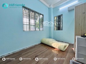 studio cửa sổ trời toạ lạc ngay ngã tư hàng xanh trung tâm bình thạnh phù hợp ở 1-2 người