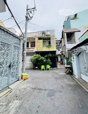 bán gấp nhà riêng tại lê văn sỹ, 13,65 tỷ, 74m2, 2pn + 1wc, tân bình, hcm