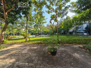 bán đất đấu giá việt hưng-long biên-90m2-lô góc 2 mặt tiền-view vườn hoa-kinh doanh đỉnh cao