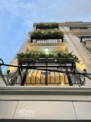 duy nhất chỉ nhỉnh 8t cho 1 căn 40m2 tại thạch bàn, lb, hn.