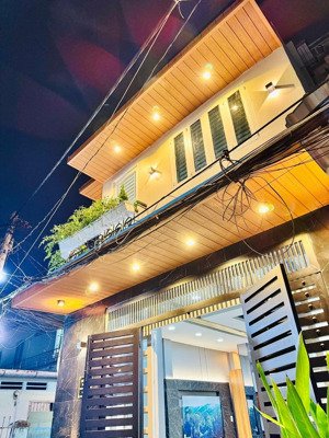 bán nhanh nhà trần quang diệu, phường 14, q3, dt 55m2, hẻm 6m ô tô đi vào thoải mái, giá 3tỷ 100tr