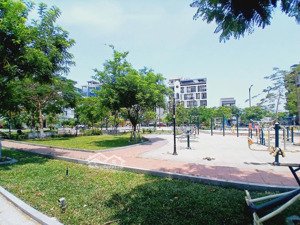 cần bán lô đất khuê mỹ đông 14, gần ngay công viên