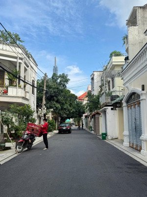 tin thật100% chỉ 154 triệu/m2 hẻm 10m nguyễn văn hưởng 10x20m công nhận 200m2 ( 1 tầng)thảo điền q2