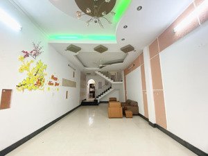 bán căn nhà 1 trệt 2 lầu gần ngay chợ bửu long chỉ hơn 4 tỷ