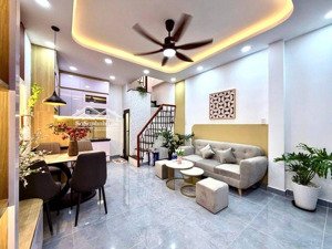 siêu phẩm tăng bạt hổ - phan văn trị - 30m2 - hẻm xe hơi - chỉ 5.45 ty - bình thạnh .