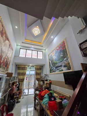 bán nhà riêng 5pn, 58m2, sát tô hiệu, gần hoà bình đầm sen.