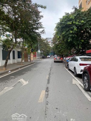 bán nhà 4 tầng trung tâm đống đa phân lô ô tô tránh - kinh doanh - dân trí cao