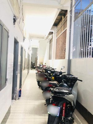 bán chdv 160m2, 21 phòng, thu nhập 90tr/tháng, hẻm xe hơi 7 chỗ, 1 sẹc đ. lê văn việt, p. hiệp phú