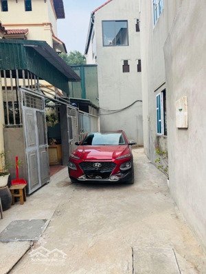 bán đất tại phố trạm long biên, ô tô đỗ cửa, 34m2, chỉ nhỉnh 6 tỷ.