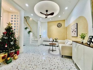 bán nhà hxh tới cửa nguyễn đình chiểu, lê tự tài, p4, 33m2 3 tầng btct, 6.75 tỉ tl lh 