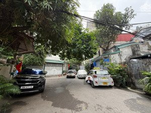 nhà đẹp phố lãng yên 6 tầng thang máy - khu phân lô oto vào nhà - dân trí cao - thoáng đãng