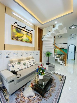 siêu phẩm mặt tiền - giáp nguyễn sơn tân phú - dt 45m, 3pn có phòng dưới trệt - xe hơi đổ cửa!