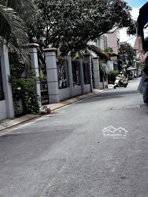 bán nhà vườn ngay trung tâm quận 7, 11.5x18, nhỉnh 8tỷ.