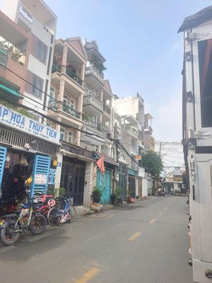 gấp bán nhà 4 tầng vị trí đẹp 2 mặt thông thoáng,đường rộng 10m,cát lái