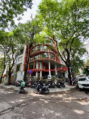 siêu phẩm trung kính lô góc 3 mặt thoáng mặt tiền siêu rộng 15m vỉa hè ô tô tránh 86m2