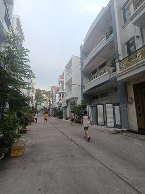 9,5 tỷ ! góc 2 mặt tiền hẻm 7m đường lũy bán bích.q tân phú. 4x15m. 4 tầng hẻm thông nhà đẹp ở ngay