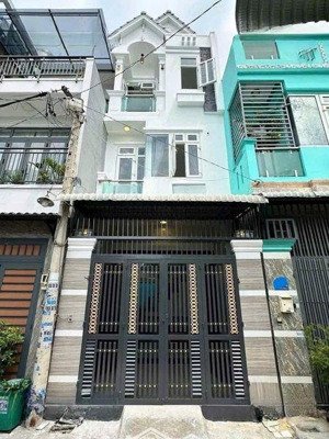 chủ kẹt tiền cuối năm. bán nhà 87m2 hà huy giáp sát gò vấp. xây 5 tầng, sổ sẵn