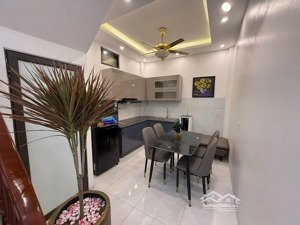 nhà 3 tầng xây mới + đầy đủ đồ + cạnh trường học