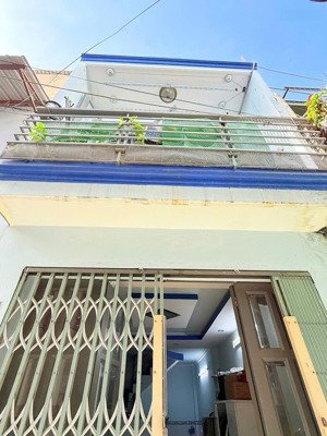 nhà chính chủ cần bán gấp đường phan huy ích diện tích ngang 3 dài 8 trệt lầu giá 3 tỷ 550 tr tl