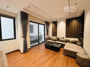 hiếm chủ gửi bán nhà 5 tầng ngay cổ linh 3 bước sang phố cổ