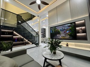 bán nhà hiện đại full nội thất thị trấn diên khánh