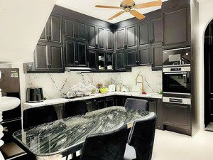 nhà 5 tầng đẹp như biệt thự, kế vincom nam long, oto tới nhà, 10.6 tỷ