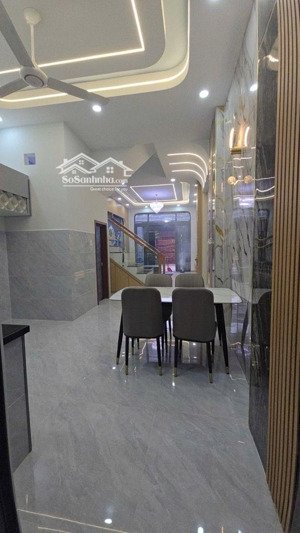 nhà mới tinh 4 tầng gần tl43 70.1m sân ô tô 7 chỗ dòng tiền 12tr/tháng