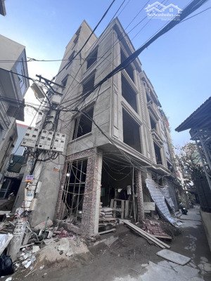 lĩnh nam. 62mx5t giá nhỉnh 14tỷ. 52mx5t nhỉnh 13tỷ. hàng f0 ô tô ngủ trong nhà. thang máy vù vù.