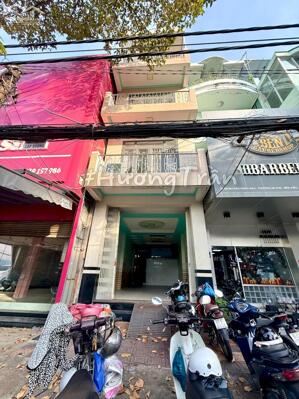 30 triệu - CHO THUÊ NHÀ 4 TẦNG (8 phòng) MẶT TIỀN ĐƯỜNG TRẦN HƯNG ĐẠO