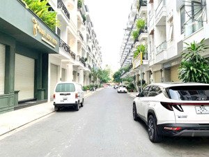 măt tiền kinh doanh vip, kế global city, đỗ xuân hơp, 4 tầng, full nội thất, nhỉnh 13 tỷ