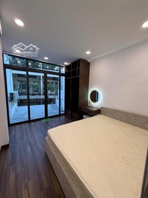 mặt tiền kinh doanh -nguyễn trọng tuyển - nhà 4 tầng btct mới ở ngay - nhỉnh 8tỷ