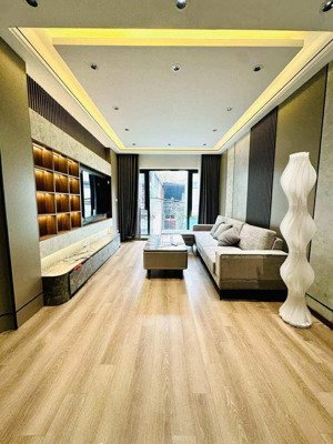 nhà đẹp đón tết, cổ nhuế, từ liêm,50m2, 6 tầng thang máy, chỉ 9đ, oto đỗ cổng.