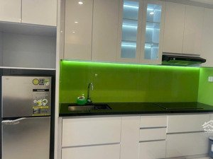 căn hộ gần vincom vinbus tòa bs16 cần cho thuê, full nội thất, giá siêu tốt luôn ạ