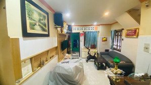 chung cư cũ, hai tầng năm trên khuôn viên dất lô góc hai mặt tiền lê văn sỹ.