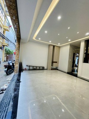 bán nhà giải phóng hoàng mai dt 73m x 4t x mt 6,2m giá 20,8 tỷ có thương lượng