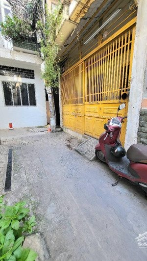 giáp quận 1 sát mặt t.iền căn góc thoáng - 40m2 - nhỉnh 7 tỷ