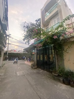 bán nhà tại p15 tân bình 50 m2 3 tầng 3 pn ngay khu hẻm oto 5 tỷ