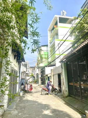 hẻm xe hơi - nguyễn hới - ngang lớn 5m - kinh doanh - gần bên xe miền tây - bình tân - chỉ 6,7ty