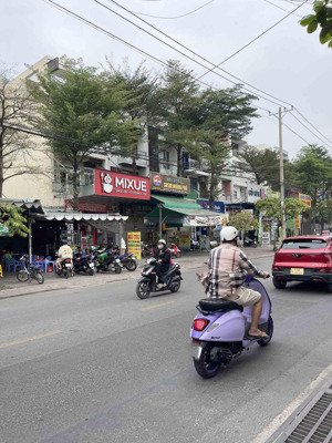 bán gấp! mặt tiền kd hiệp bình 10x30m, giá từ 45tỷ giảm còn 39tỷ không có căn thứ 2