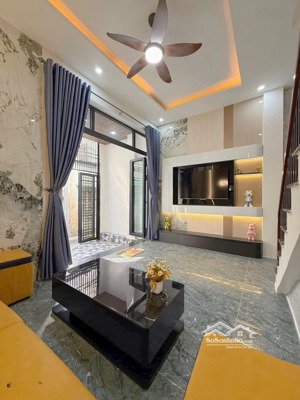 siêu phẩm nhà đẹp trung tâm kiệt 408 hoàng diệu 2 tầng 2 mặt kiệt thoáng full nội thất